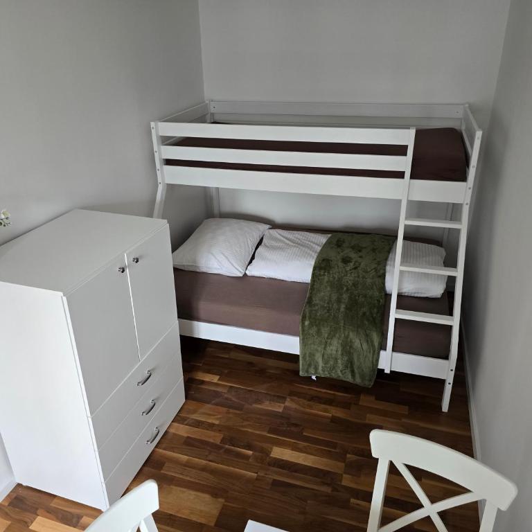 Citycenter Salzburg am Ursulinenplatz - Selfcheckin Suiten - Deluxe Suite mit Kingsize-Bett - 6