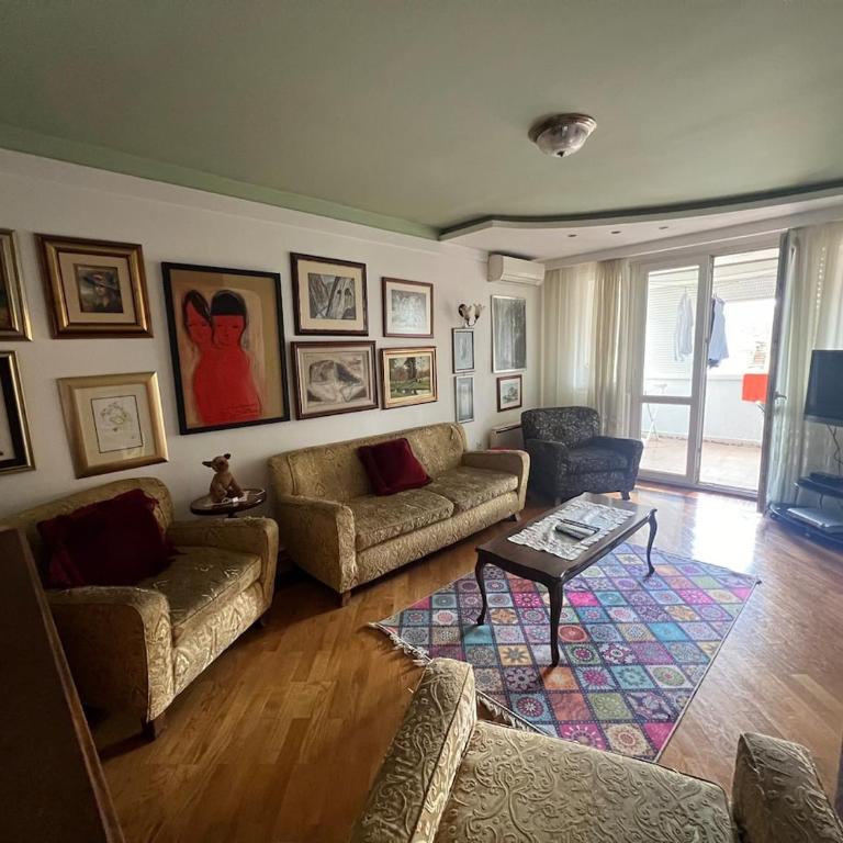 Podgorica Central - Apartman sa 3 Spavaće Sobe i Balkonom - 10