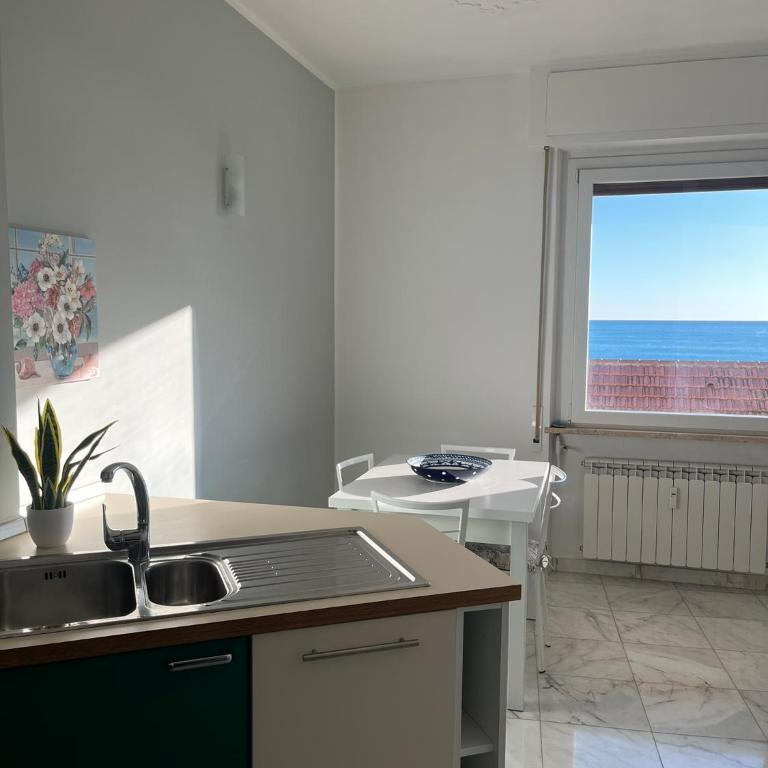 Seaview Apartment - A - Apartment with Sea View - 7