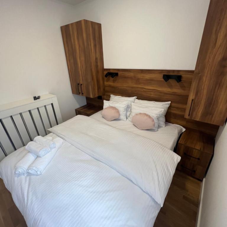Saint Mark - One-Bedroom Apartment - 8