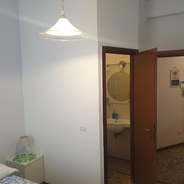 Chez Liviana - Camera Singola con Bagno - 16