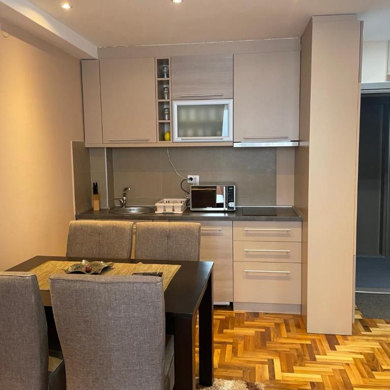 Wolf Apartments Kopaonik - Deluxe One-Bedroom Apartment - 5
