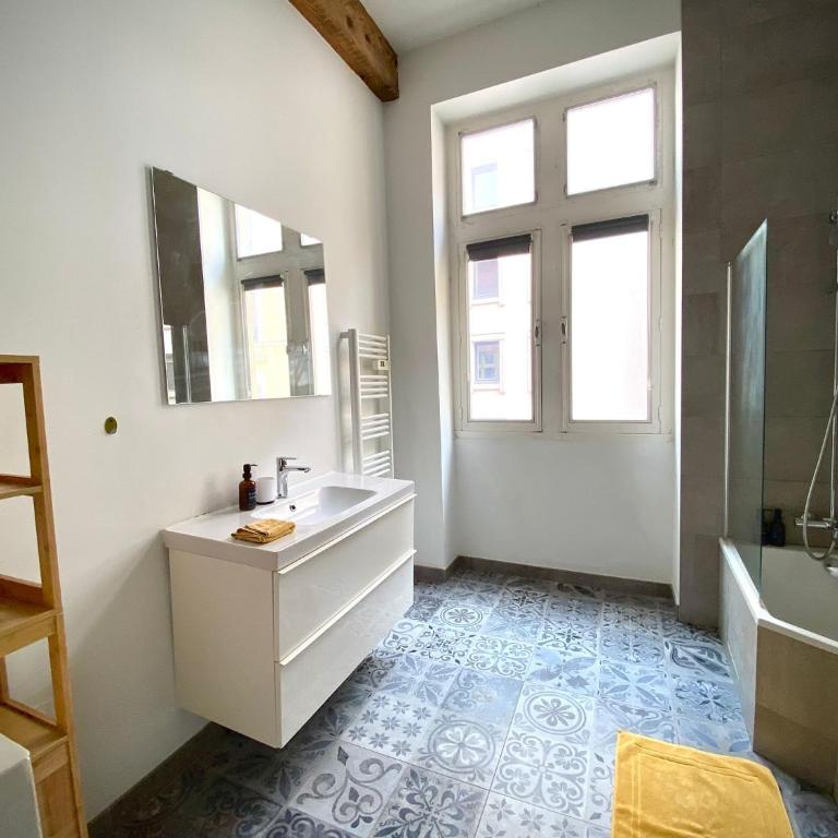 Hyper centre : Appartement Déco Atelier ou Studio Mezzanine - Appartement 2 Chambres - 32