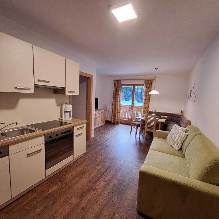 Appartements Rabengut - Two-Bedroom Apartment with Balcony - 1