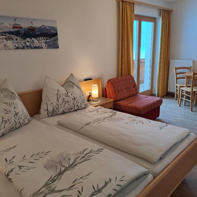 Appartements Rabengut - Two-Bedroom Apartment with Balcony - 5