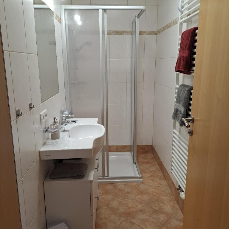 Appartements Rabengut - Two-Bedroom Apartment with Balcony - 6