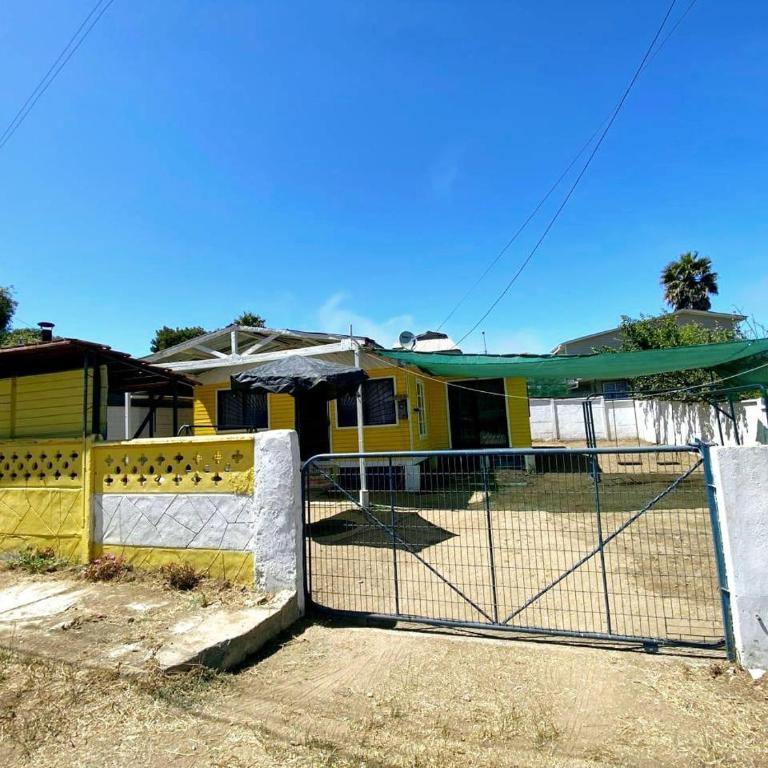 Cabaña Las Cruces, a pasos de la playa - Three-Bedroom House - 1