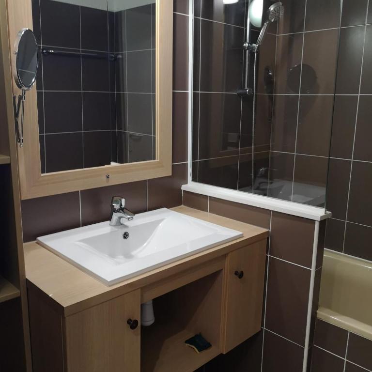 Grand T2 résidence avec piscine sauna - Appartement 2 Chambres - 8