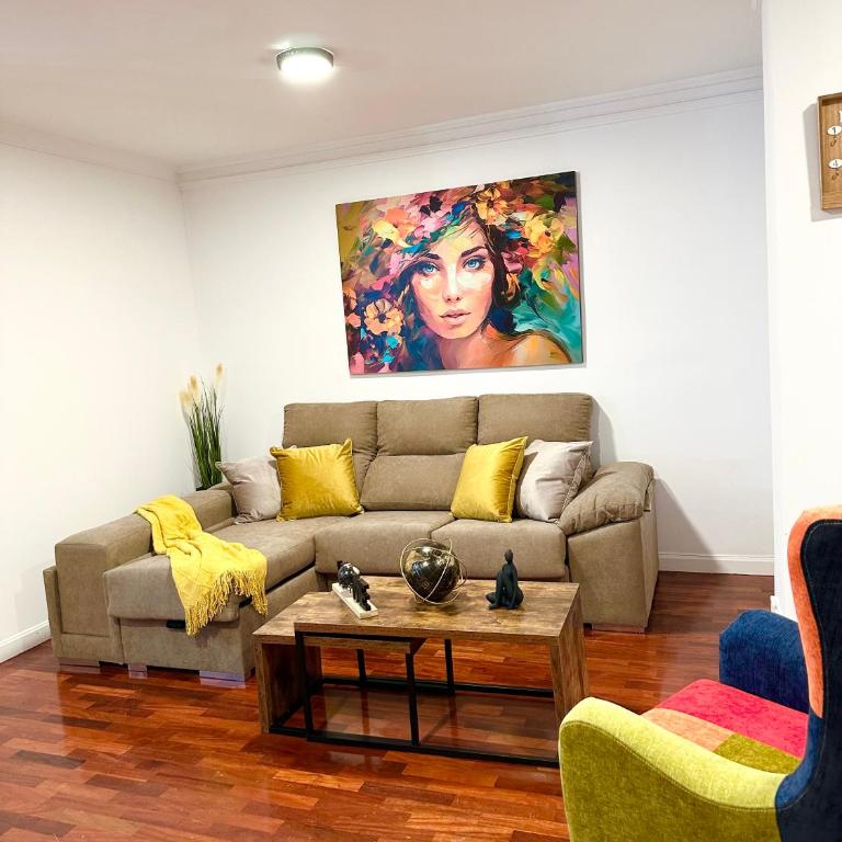 My Flat in Rambla - Four-Bedroom Deluxe Apartment - 32