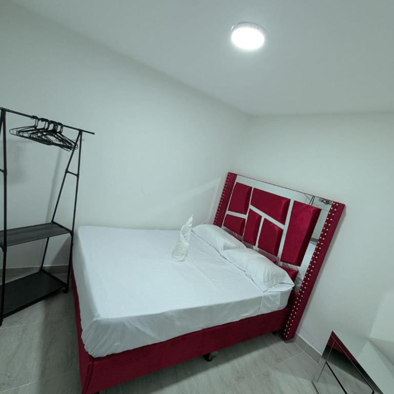 Amplia casa de 5 dormitorios con garaje y cocinas dobles - Apartamento - 5