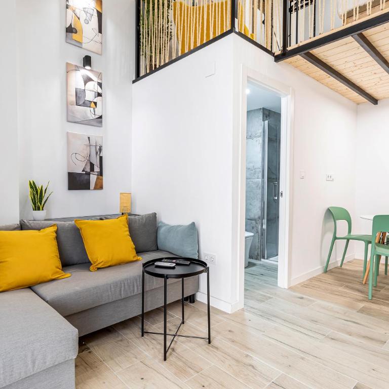 Marie Curie Flats, Lovely Duplex 3 - One-Bedroom Apartment - 1