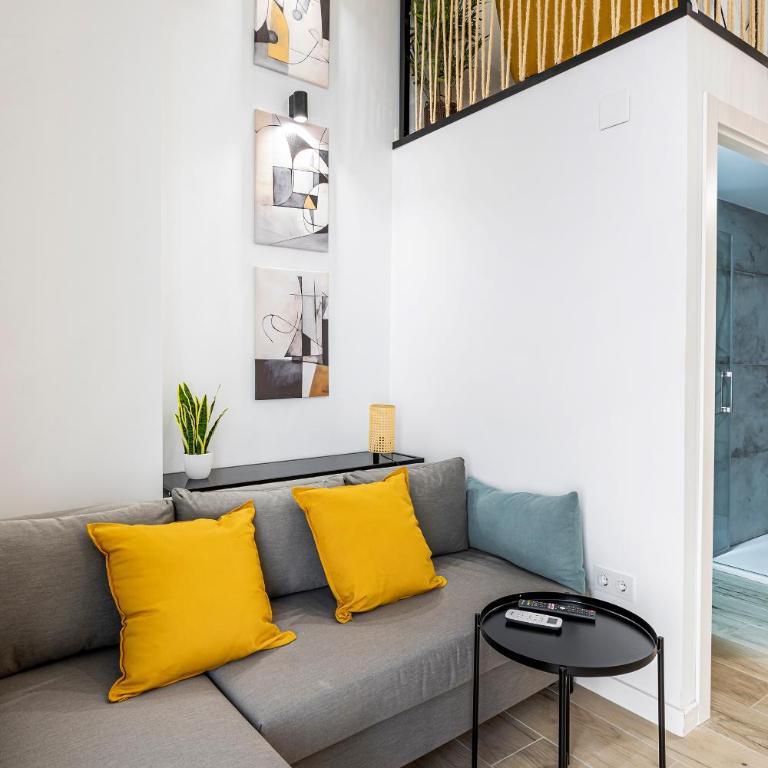 Marie Curie Flats, Lovely Duplex 3 - One-Bedroom Apartment - 2