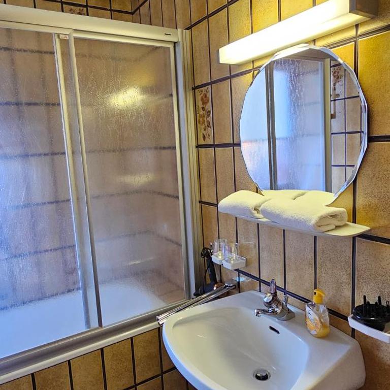 Pension Edi - Doppelzimmer mit Balkon - 3