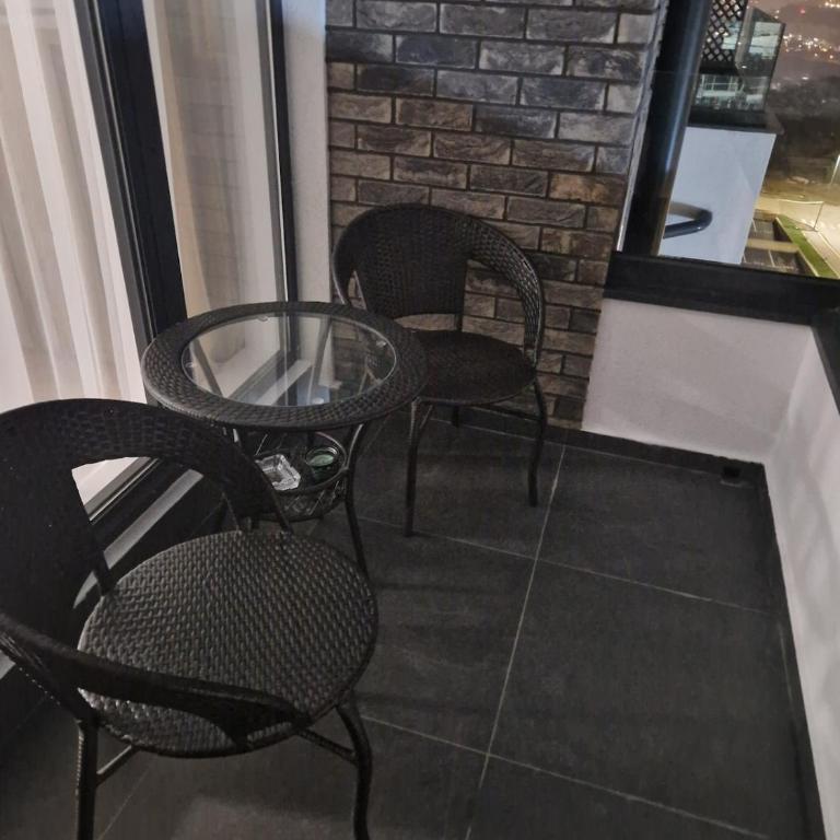 Luxury Getaway with Comfort! - Deluks Apartman sa 2 Spavaće Sobe i Balkonom - 5