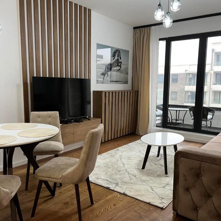 Luxury Getaway with Comfort! - Deluks Apartman sa 2 Spavaće Sobe i Balkonom - 1