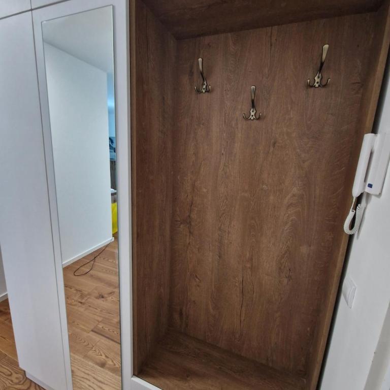 Luxury Getaway with Comfort! - Deluks Apartman sa 2 Spavaće Sobe i Balkonom - 10