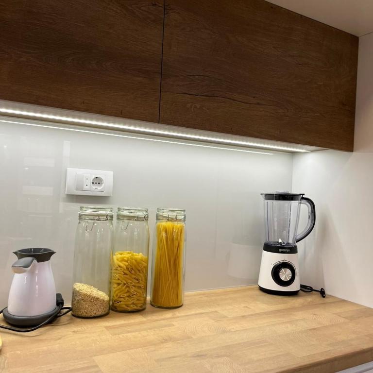 Luxury Getaway with Comfort! - Deluks Apartman sa 2 Spavaće Sobe i Balkonom - 23