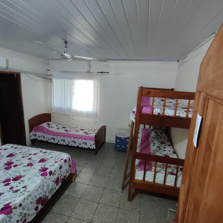 Posada las Mercedes - Family Room - 4