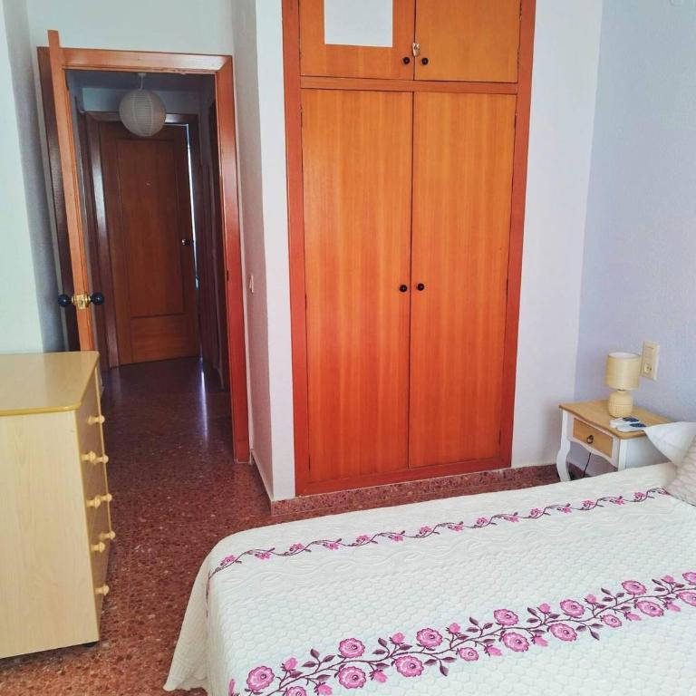 Apartamento en Gandía playa con piscina y garaje a 5min andando de la playa SOLO FAMILIAS o PAREJAS Numero de licencia turistica VT-48722-V - Apartamento de 2 dormitorios - 19