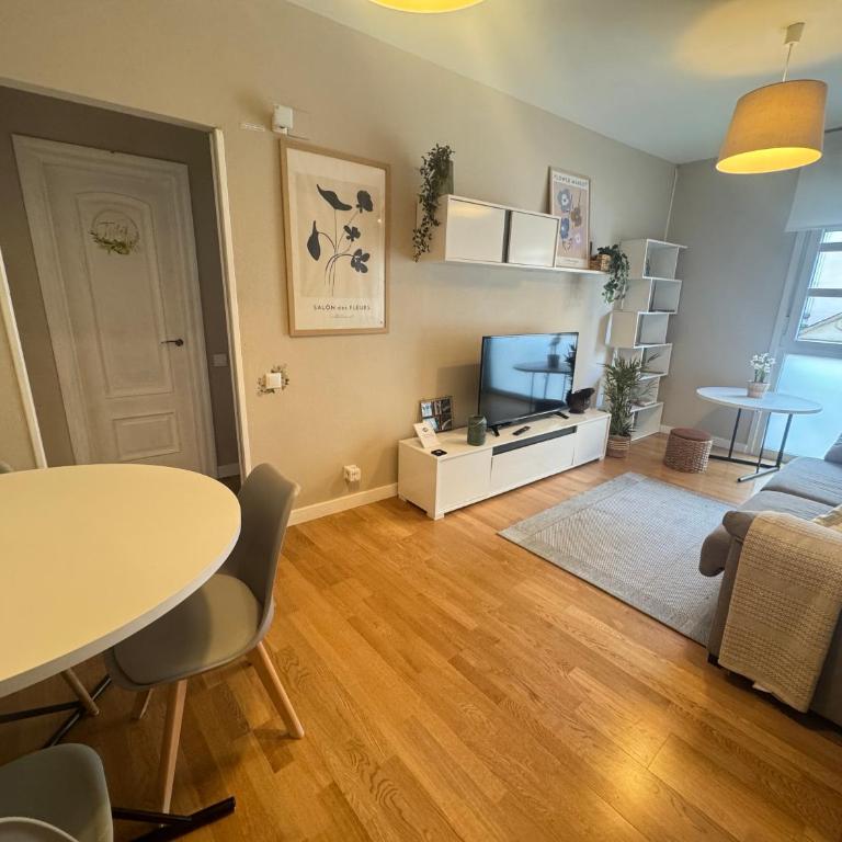 Santiago Tower Aire Ac casco antiguo By Apartamentos Logrono - Apartamento de 1 dormitorio - 16