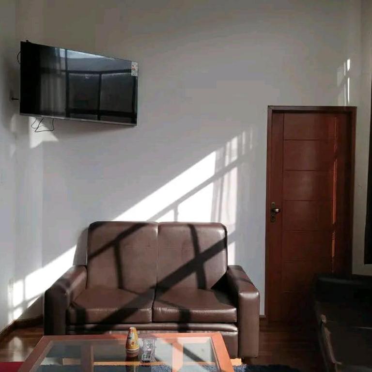 Departamento amoblado céntrico - Apartamento de 2 dormitorios con vistas a la ciudad - 9
