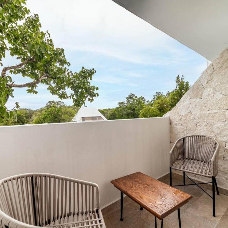 King Suite with Private Balcony, Gym, Rooftop Pool - Apartamento - 2