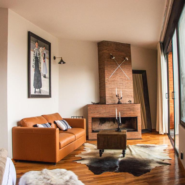 Chimenea, alberca climatizada y jacuzzi con vista al lago - Casa de 4 dormitorios - 15