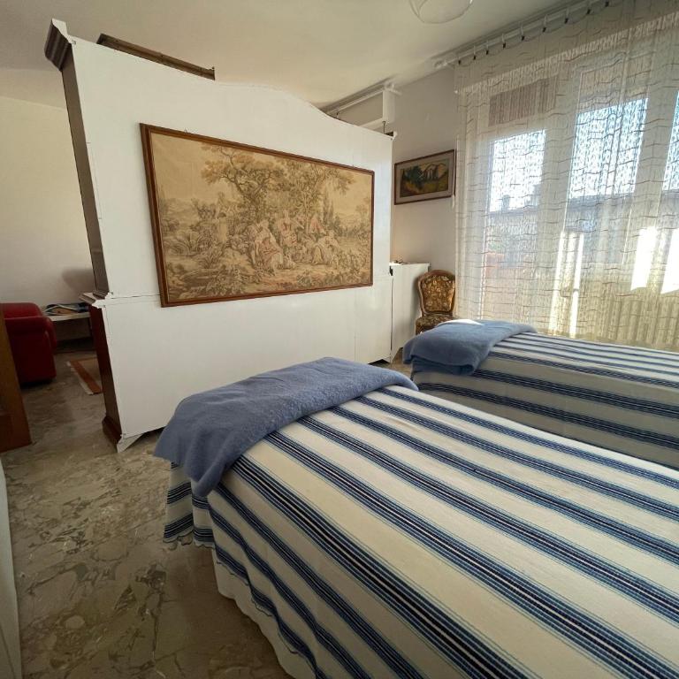 Quite in Florence - Three-Bedroom Apartment with Balcony - 8