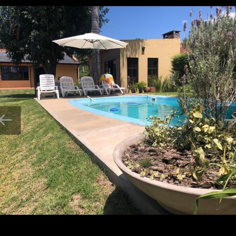 HERMOSA Casa Quinta en PARANA - Casa de 3 dormitorios - 1