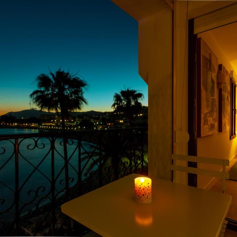 MARBELLA BANUS SUITES - Harbour Seafront Apartment - Apartamento de 3 dormitorios con vistas al mar - 45