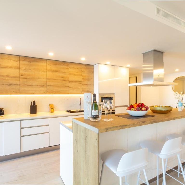 MARBELLA BANUS SUITES - Harbour Seafront Apartment - Apartamento de 3 dormitorios con vistas al mar - 17