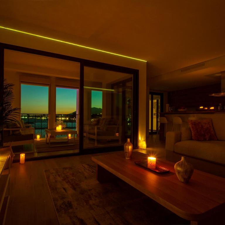 MARBELLA BANUS SUITES - Harbour Seafront Apartment - Apartamento de 3 dormitorios con vistas al mar - 11