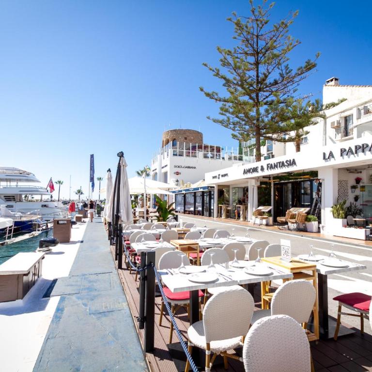 MARBELLA BANUS SUITES - Harbour Seafront Apartment - Apartamento de 3 dormitorios con vistas al mar - 49