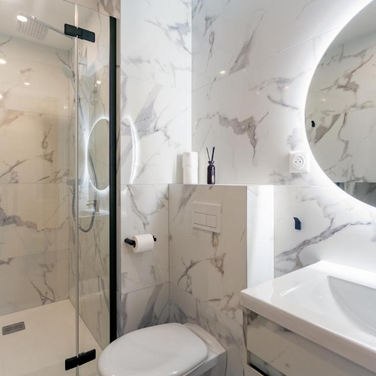 Grand appart - Hyper centre - 8 pers - Strasbnb - Appartamento con 3 Camere da Letto - 13