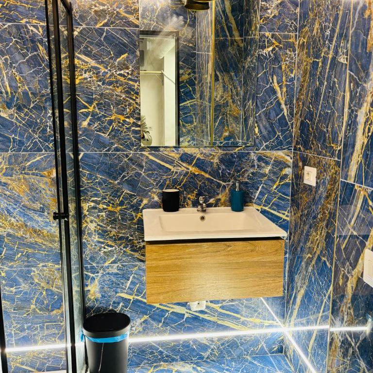 Milano underground - Deluxe King Room - 4