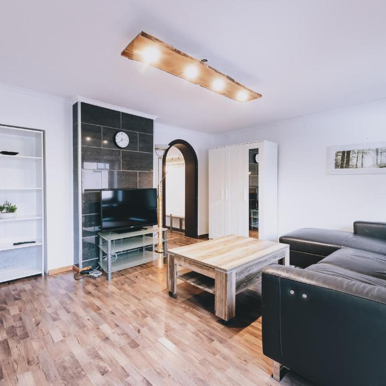 Areit Apartments by we rent, SUMMERCARD INCLUDED - Apartment mit 2 Schlafzimmern und Balkon - 3