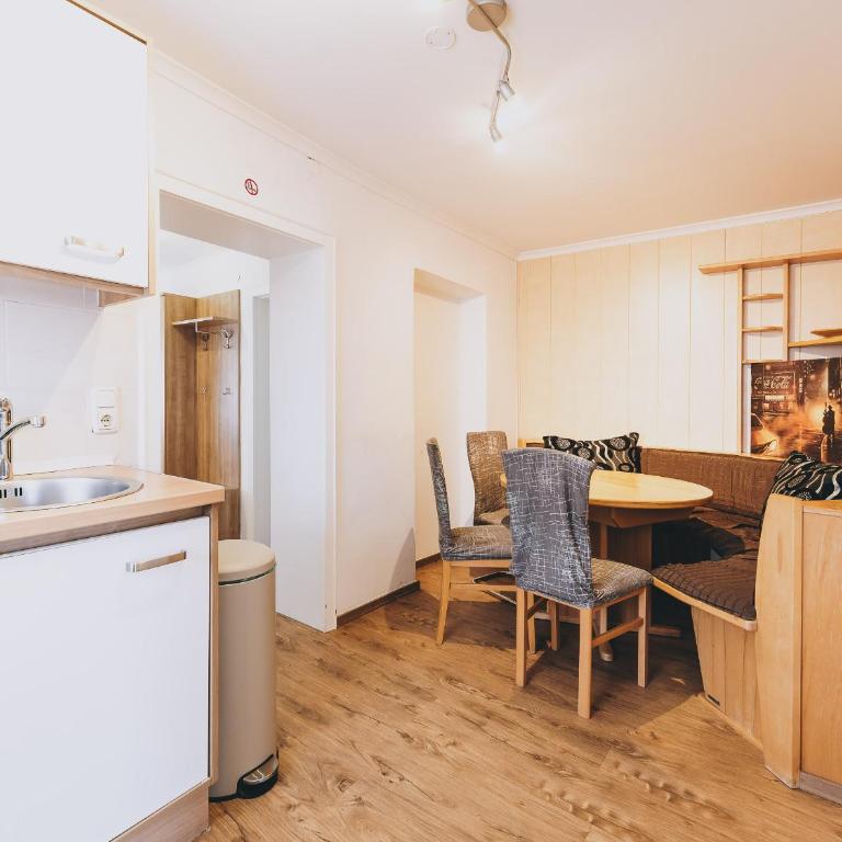 Areit Apartments by we rent, SUMMERCARD INCLUDED - Apartment mit 2 Schlafzimmern - 3