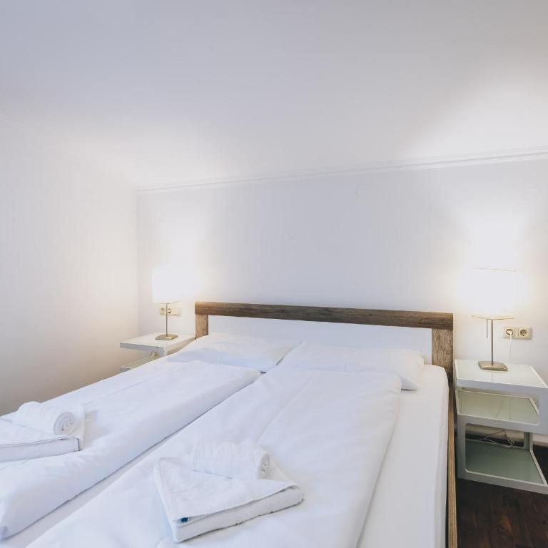 Areit Apartments by we rent, SUMMERCARD INCLUDED - Apartment mit 2 Schlafzimmern und Balkon - 18