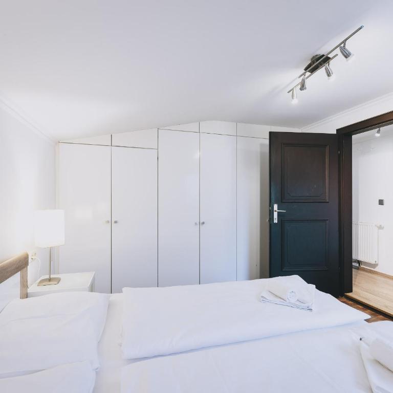 Areit Apartments by we rent, SUMMERCARD INCLUDED - Apartment mit 2 Schlafzimmern und Balkon - 17