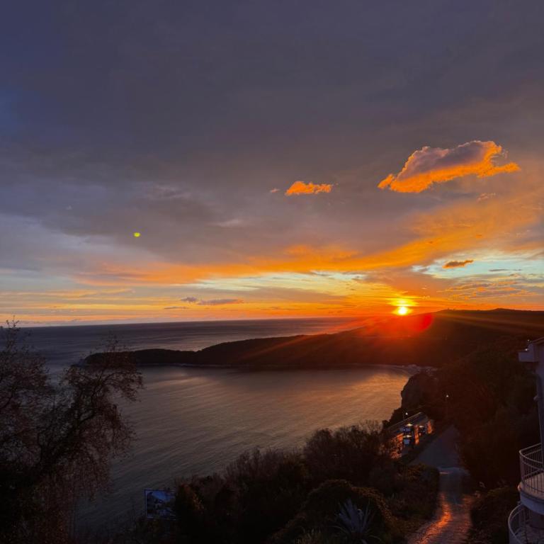 Budva Felix Suites - Penthaus Apartman - 13