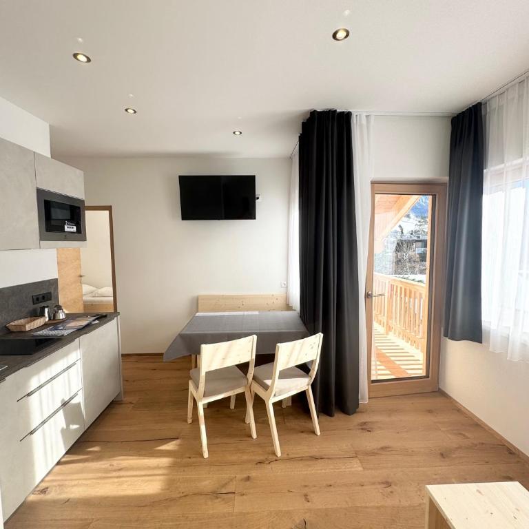 Residence Vajolet San Cassiano - Apartment mit Blick auf die Berge - 11