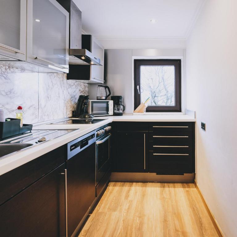 Areit Apartments by we rent, SUMMERCARD INCLUDED - Apartment mit 2 Schlafzimmern und Balkon - 6