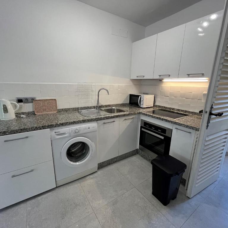Estepona - Playa - 2 dormitorios con terraza y jardín al lado del mar Jo6 - Apartamento de 2 dormitorios - 8