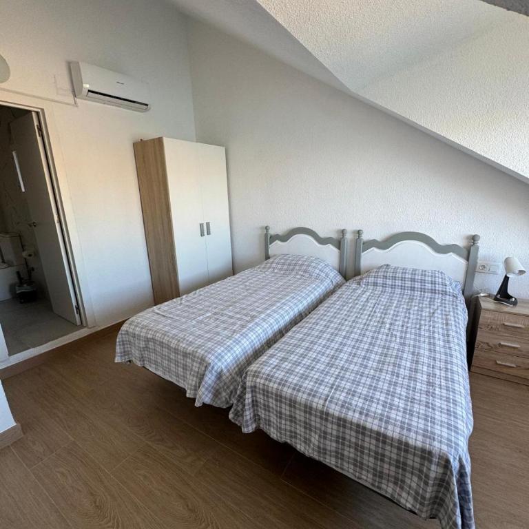 Bonito triplex con increíbles vistas - Casa Unifamiliar de 3 dormitorios - 29