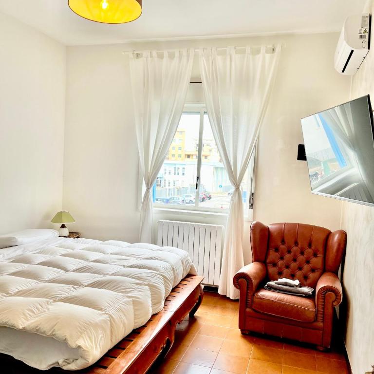 Puglia Low-Cost, Holiday Home - Double Room with Shared Bathroom - 3