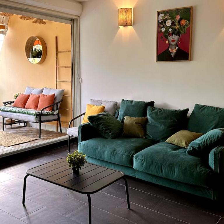 086 -LES INCAS -T3 -Centre ville- Parking - Appartement 2 Chambres avec Terrasse - 7