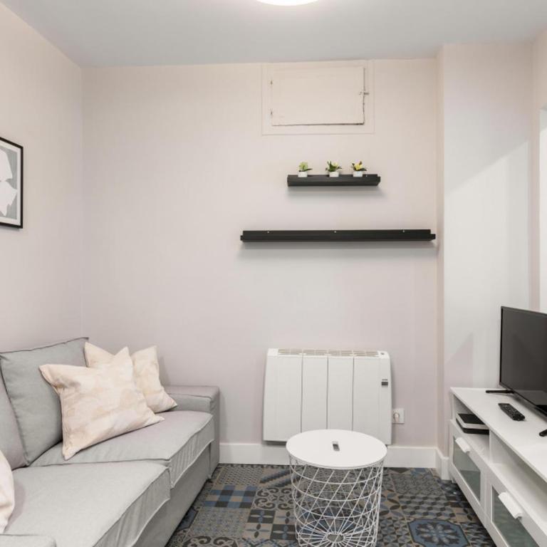 Modern and Cozy-2 Bedrooms 1 Bathroom-Las Letras - Apartment - 5