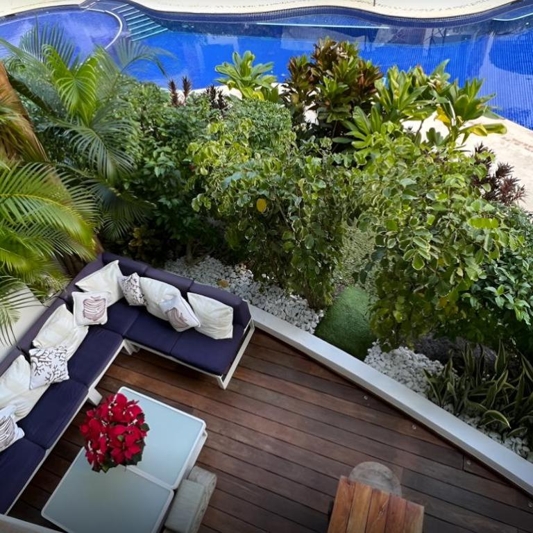 Luxury Duplex 2BR Pool & Garden View Quiet 30m from 5th Ave with Gym & Parking - Apartamento - 2 niveles - 45