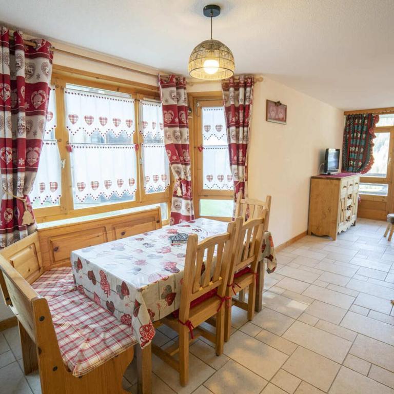 Confort à Châtel : Appartement 5 pers, animal admis, parking - FR-1-676-84 - Appartement - 5