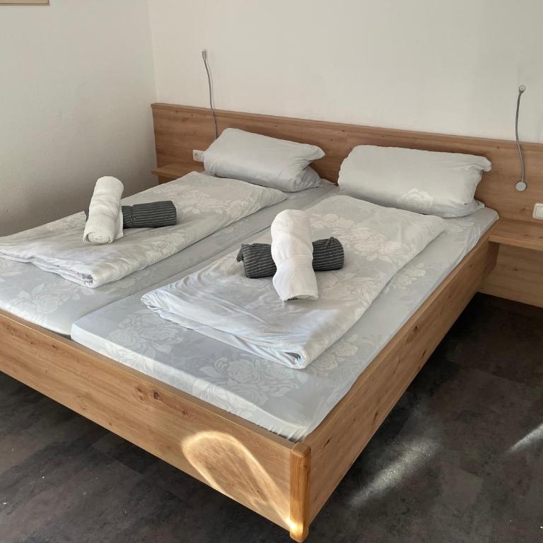 Landgasthof Zum Schwanen - Doppelzimmer mit eigenem Bad - 5